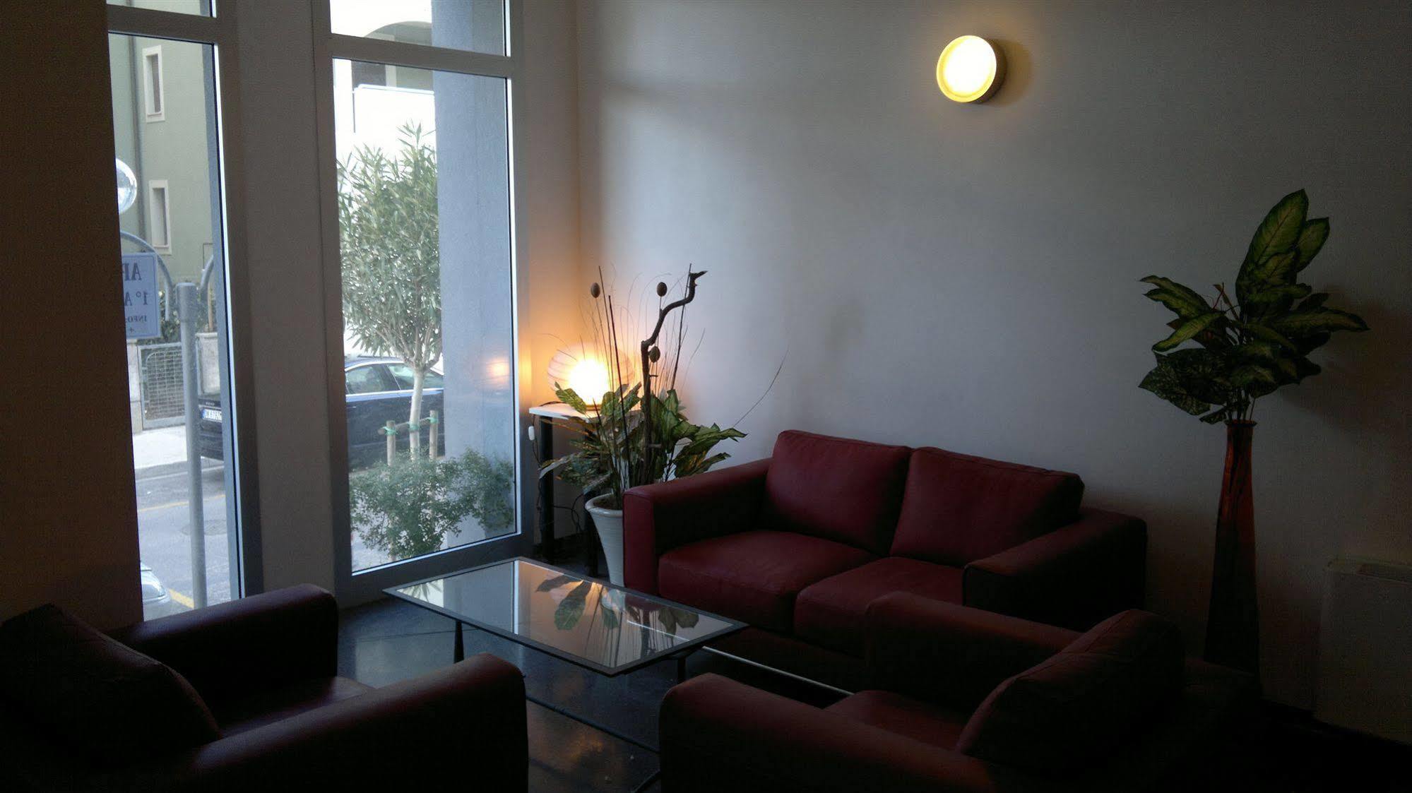 גראדו Residence Hotel Hungaria מראה חיצוני תמונה