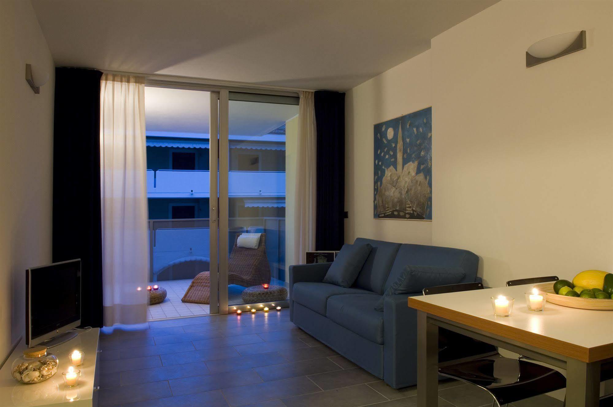 גראדו Residence Hotel Hungaria מראה חיצוני תמונה