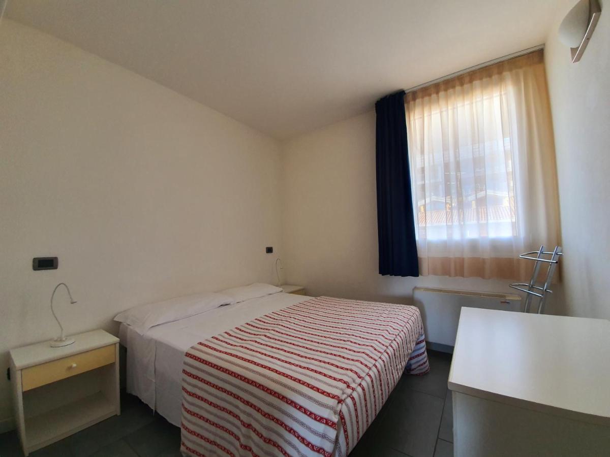 גראדו Residence Hotel Hungaria מראה חיצוני תמונה
